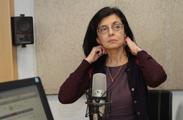 Кунева: Абсурдно е партиите да не искат избори
