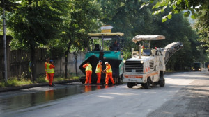 3000 кв м нова настилка и над 300 тона асфалт