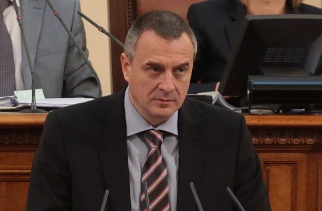 Изплащат обезщетенията на полицаите, работещи извънредно по протестите