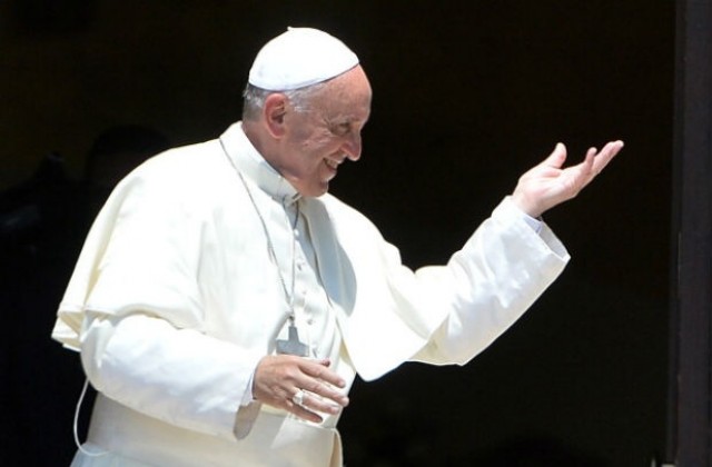 Адската оферта - благоденствие за последователите на Папата в Twitter