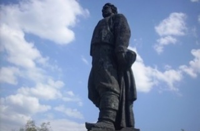 Ловеч отбелязва 176-тата годишнина от рождението на Левски