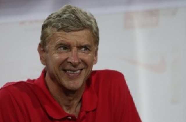 Венгер помпа самочувствие: И ние можем да си позволим Рууни