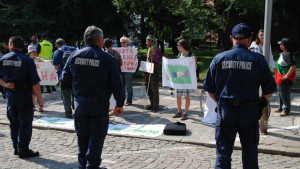 Контрапротест пред общината срещу блокирането на София