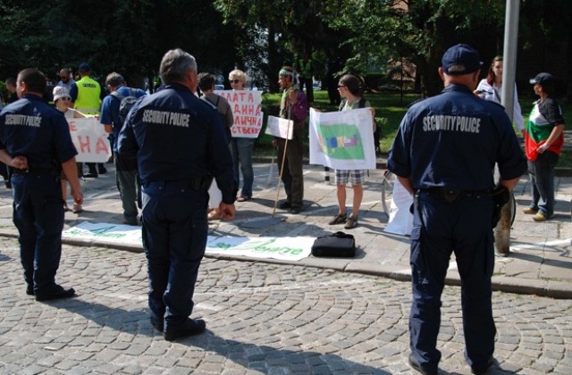 Контрапротест пред общината срещу блокирането на София