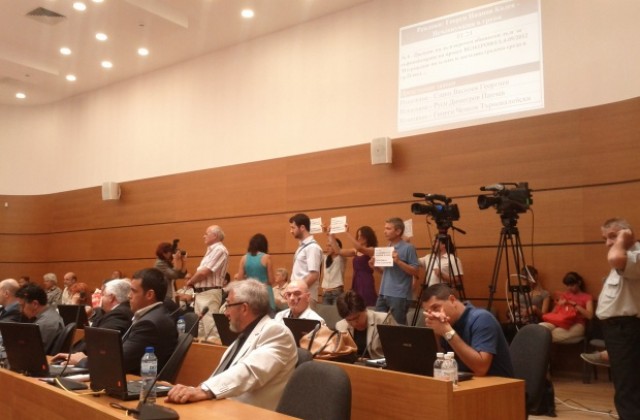 Екоактивисти сезират ОЛАФ заради паркинга под езерото в Цар Симеоновата градина