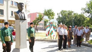 С поетичен поклон почетоха Апостола