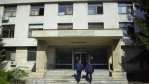 Издирват оръжието на двойното убийство в Коларци