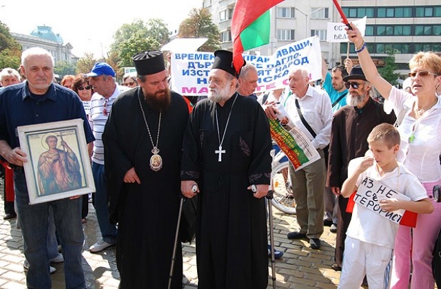 Църквата подкрепя каквото е „справедливо, мирно и е за доброто на българския народ”