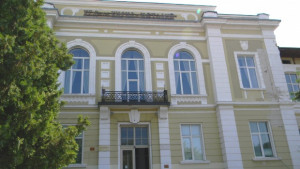 Хуманитарна гимназия на автопилот директорката абдикира