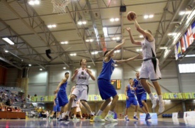 ВИДЕО: Юношите отнесоха неприятен бой от Италия