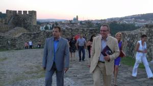 Министърът на културата гледа Тоска на Царевец