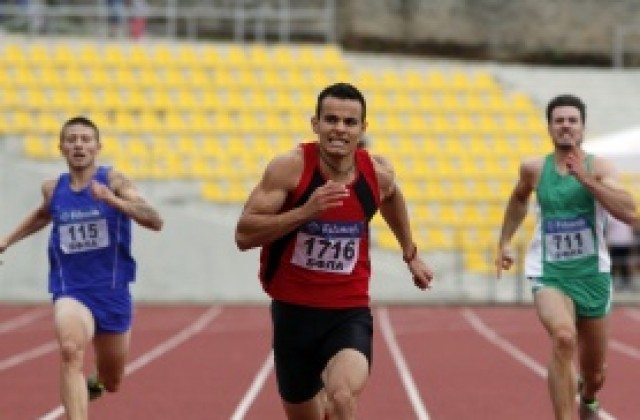 Денис Димитров на полуфинал на 200 метра