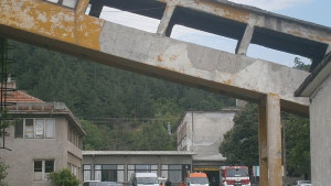 Пети ден търсят миньорите