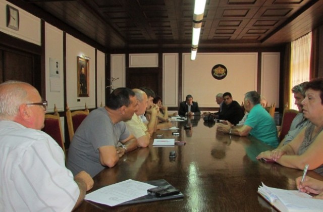 Кметове и кметски наместници от Община Г. Оряховица се срещнаха с областния управител