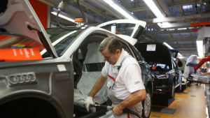 Продажбите на нови автомобили у нас са спаднали с 8