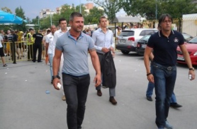 СНИМКИ: Славиша Йоканович дойде на „Христо Ботев“, за да гледа Левски