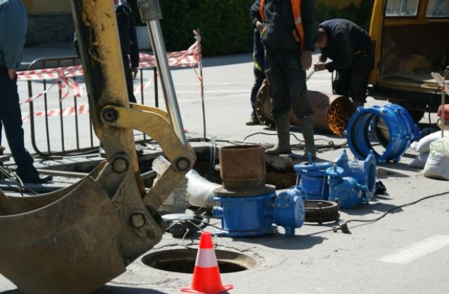 Авария наложи спиране на водата