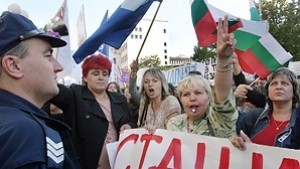 И учителите се вдигат на стачка в началото на учебната