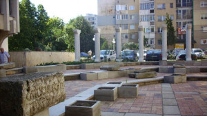 Общината извършва летни ремонти по лапидариума пътища и ДКЦ 1