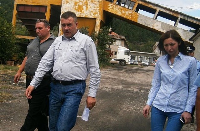 Укрепват минната галерия