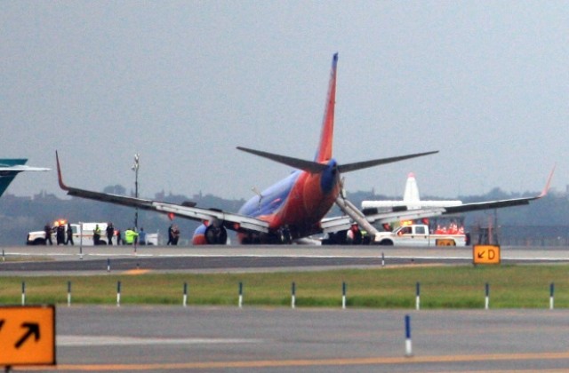 Осем ранени при аварийно кацане на летище „Ла Гуардия”