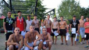 Във фитнес на открито се включиха тревненски младежи