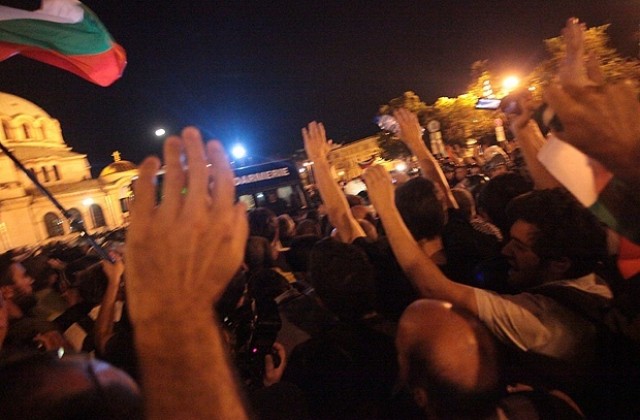 Руският вестник Правда: Безсмислен бунт в България