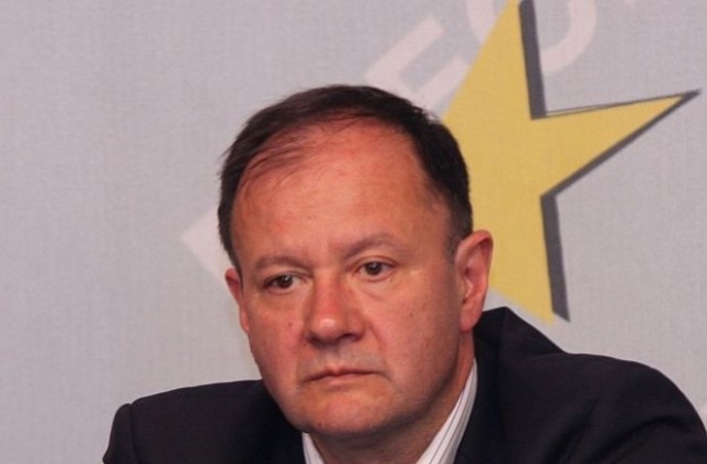 ПГ на ГЕРБ настоява за оставката на Михаил Миков
