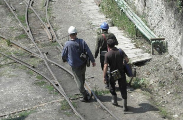 Копаят обходната галерия в рудник „Ораново”