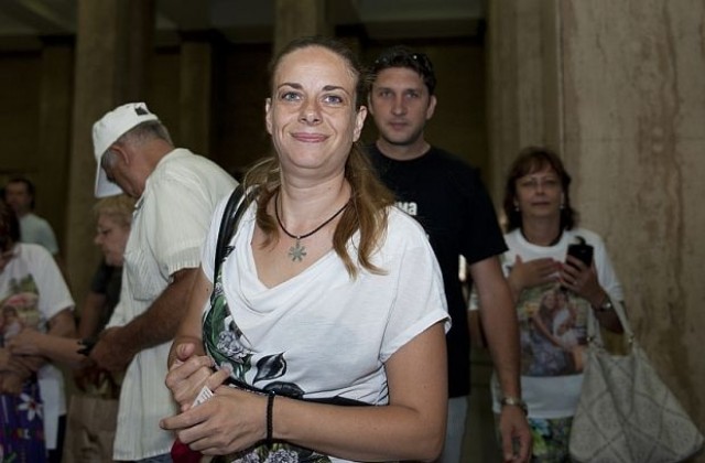 Прекратиха делото за екстрадиция срещу Гергана Червенкова