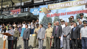 Жени са първенци на офицерския и сержантския Випуск 2013