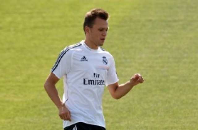 Реал продължи договора двама младоци до 2017-та