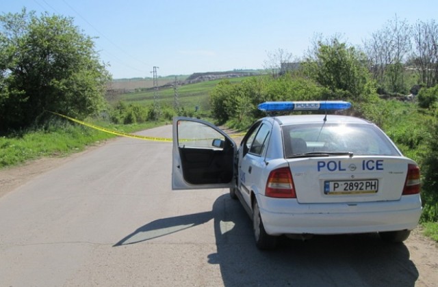 Шофьор без книжка катастрофира, избяга в кръчмата