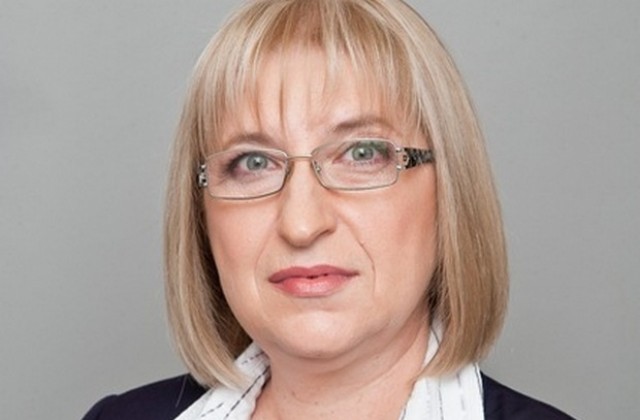 Народният представител Цецка Цачева от ГЕРБ с приемна в Плевен