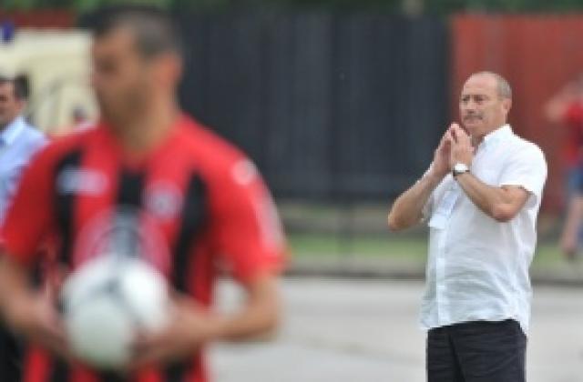 Велев: Виковете Оставка! не бяха ли за правителството?