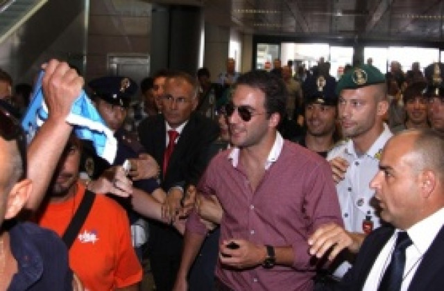 Игуаин изгледа от трибуните класическа победа на Наполи