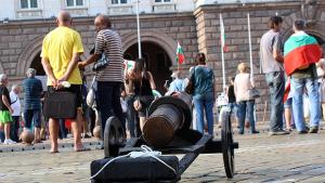 В Гардиън Класовата борба на България