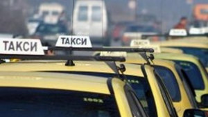 Таксиметров шофьор кара дрогиран