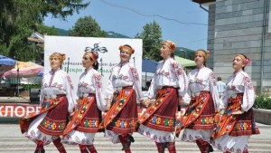 13ят Искри от миналото в Априлци придоби конкурсен характер