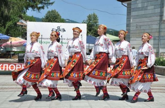 13-ят „Искри от миналото в Априлци придоби конкурсен характер