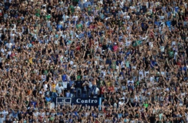 Наполи отмени празненствата за официалното представяне