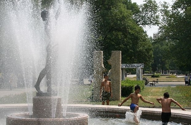 Оранжев код заради жегата