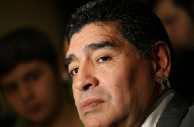 Марадона си навлече нови неприятности, нарита папарак