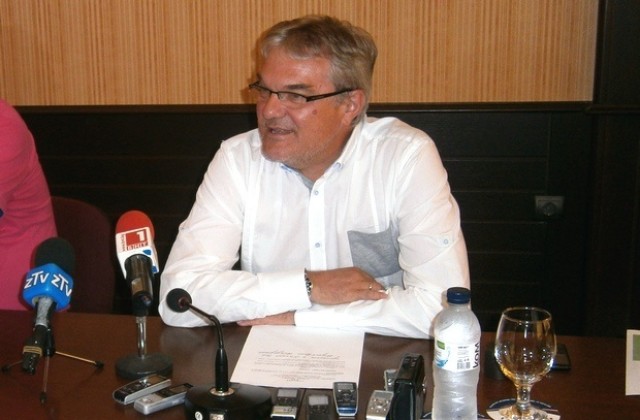 Р. Петков:„Оставка веднага ще удари обществото и ще смачка България