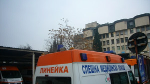 Кола блъсна дете шофьорката го откара в Спешното