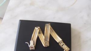 Данъчни продадоха на търг над 8 килограма злато