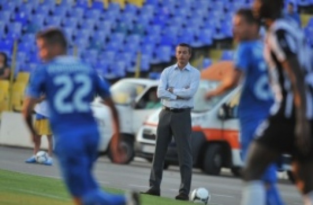 Чудо: Левски може да играе с една и съща защита в два мача