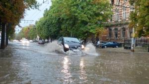 46 литра на квадратен метър дъжд се изсипаха снощи над