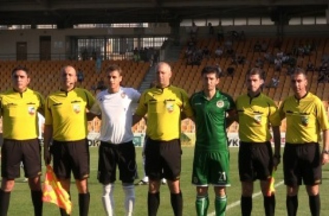 Коста Янев на линия за дербито, Диян Лефтеров готов за игра