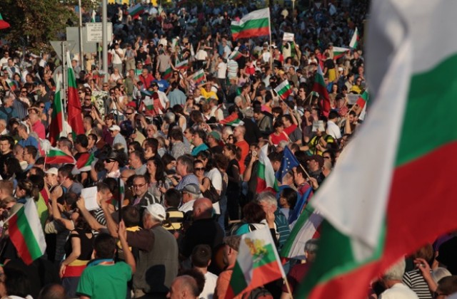 15% от българите искат избори веднага, 26% - до края на годината